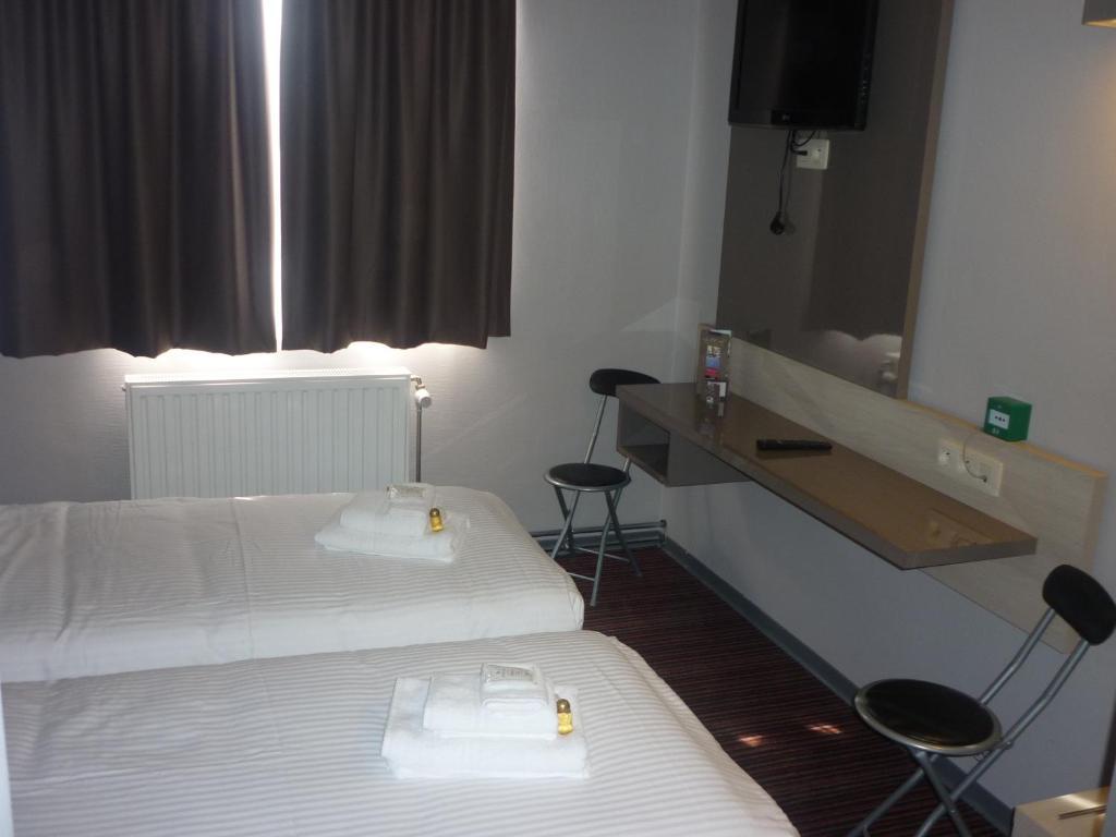 Hotel Les 100 Ciels Saint-Hubert Zimmer foto